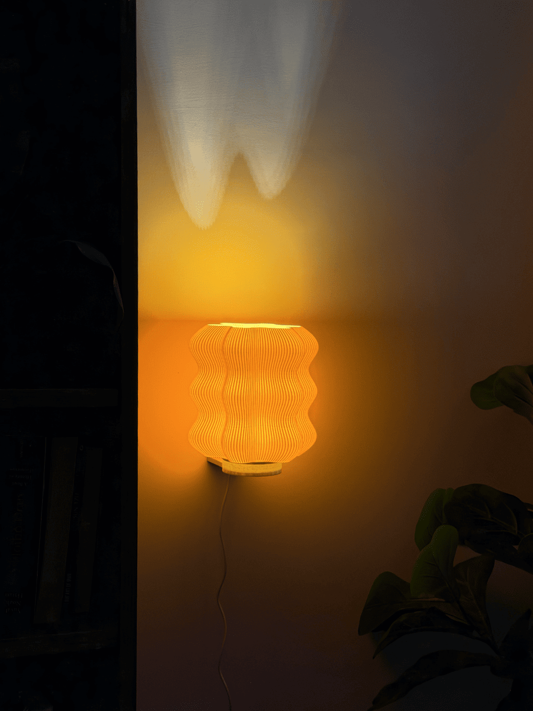Solis Plug-In Wall Lamp