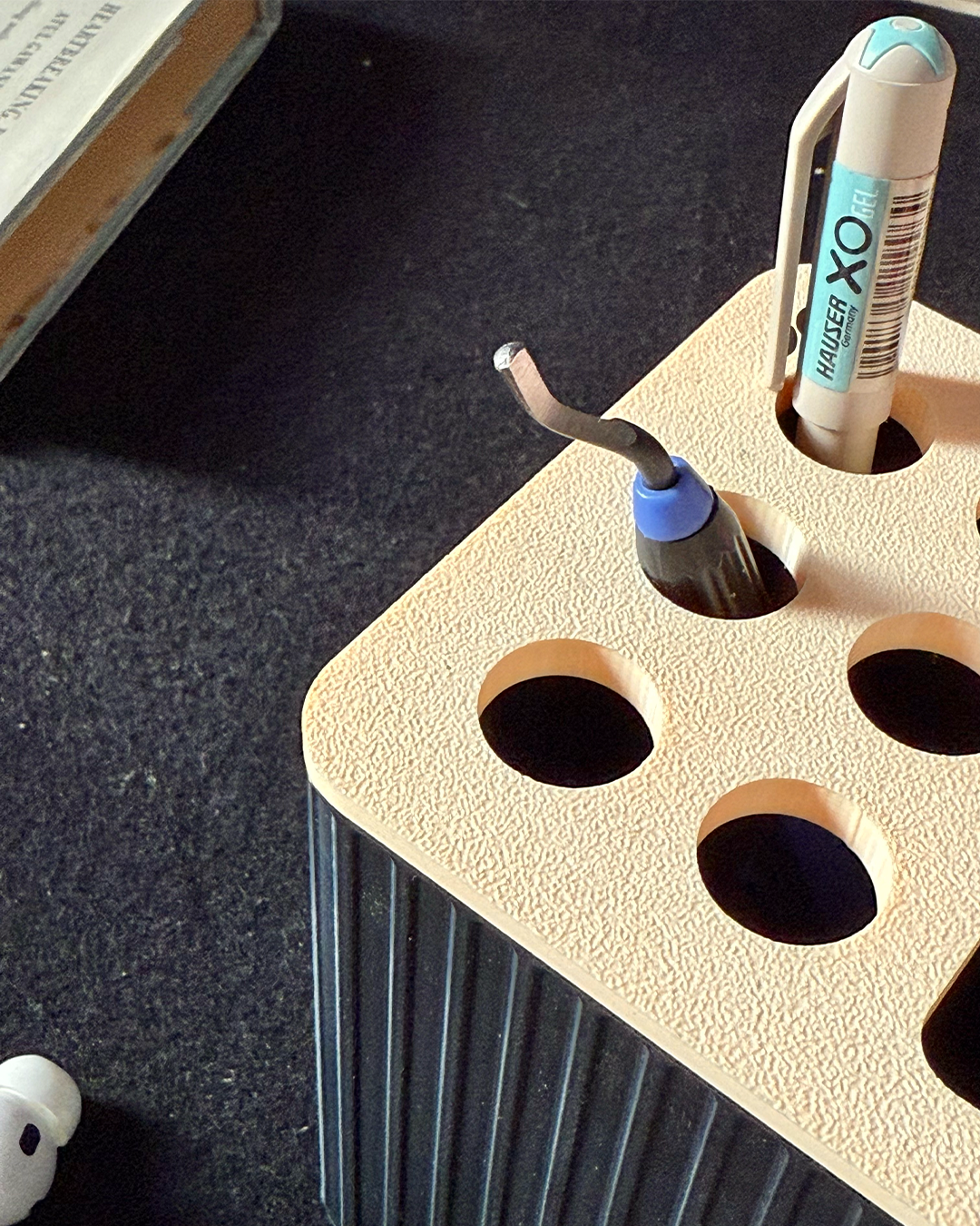 Bloc Pen Holder